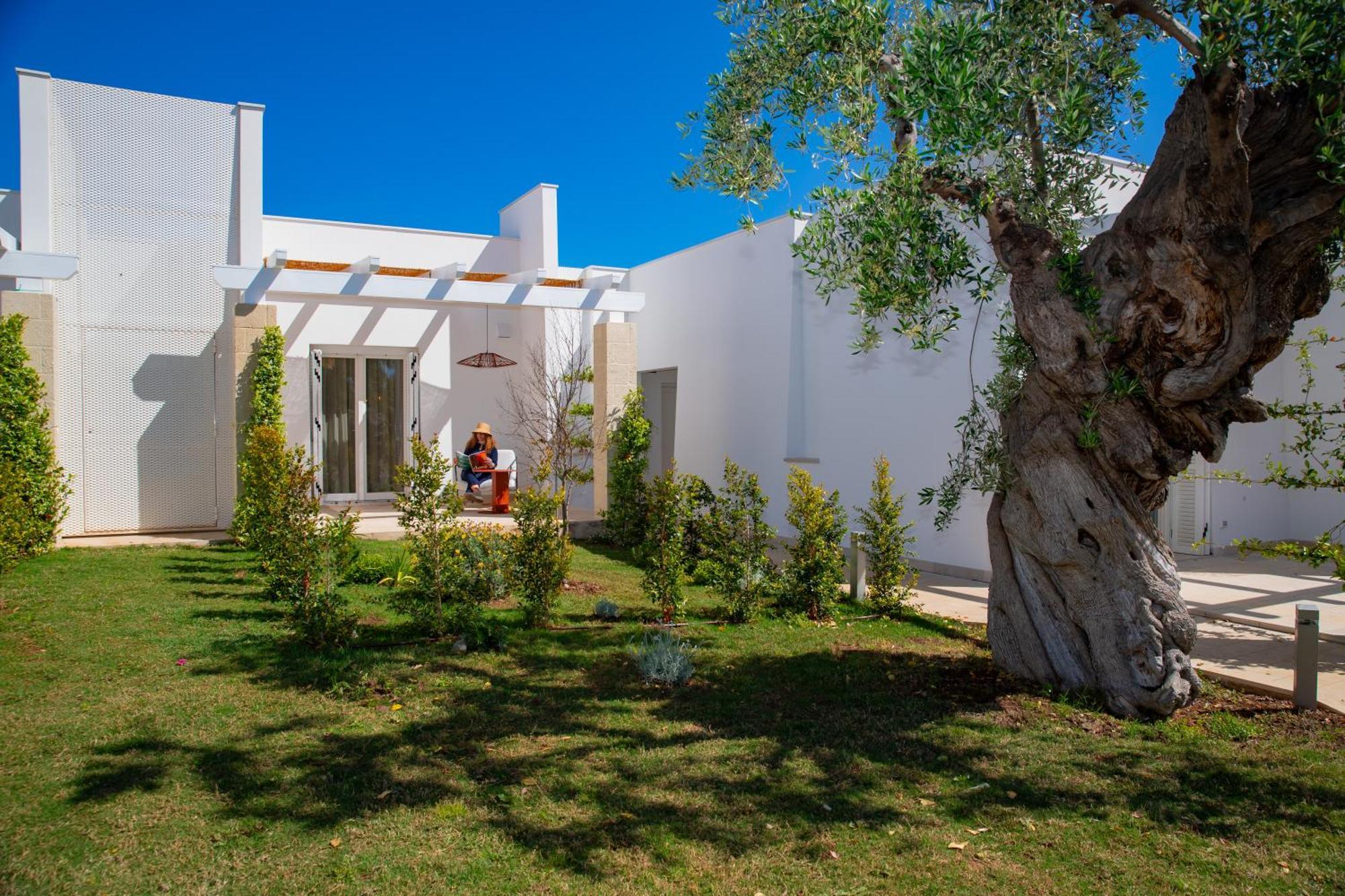 Cala Ponte, A Tribute Portfolio Hotel Полиньяно-а-Маре Экстерьер фото