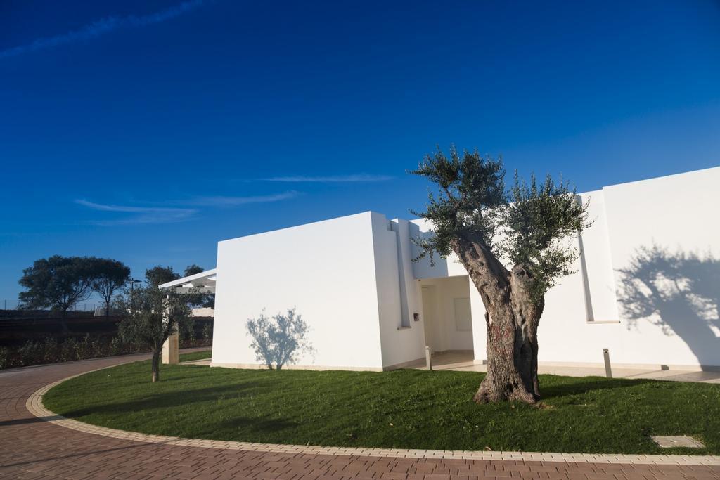 Cala Ponte, A Tribute Portfolio Hotel Полиньяно-а-Маре Экстерьер фото
