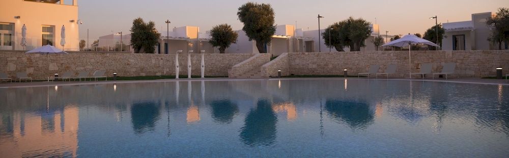 Cala Ponte, A Tribute Portfolio Hotel Полиньяно-а-Маре Экстерьер фото